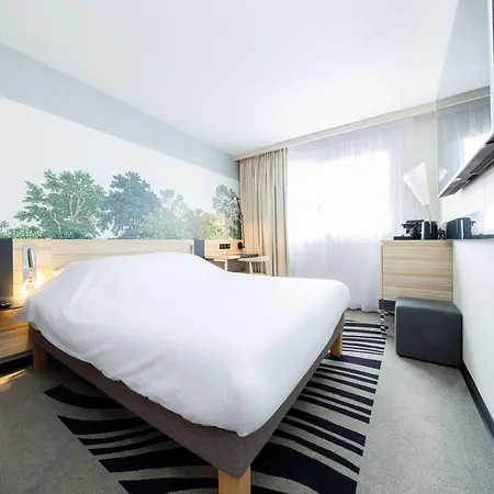 Hotel Novotel Antigone 4*